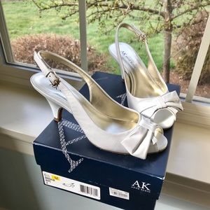 Ann Klein strappy sandals